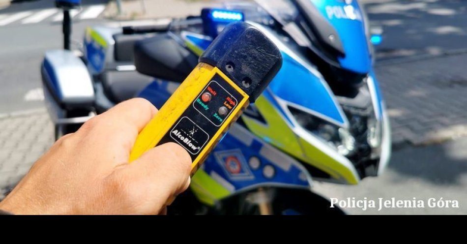zdjęcie: Autokarem wiózł pasażerów. Miał ponad 2 promile / fot. KMP w Jeleniej Górze