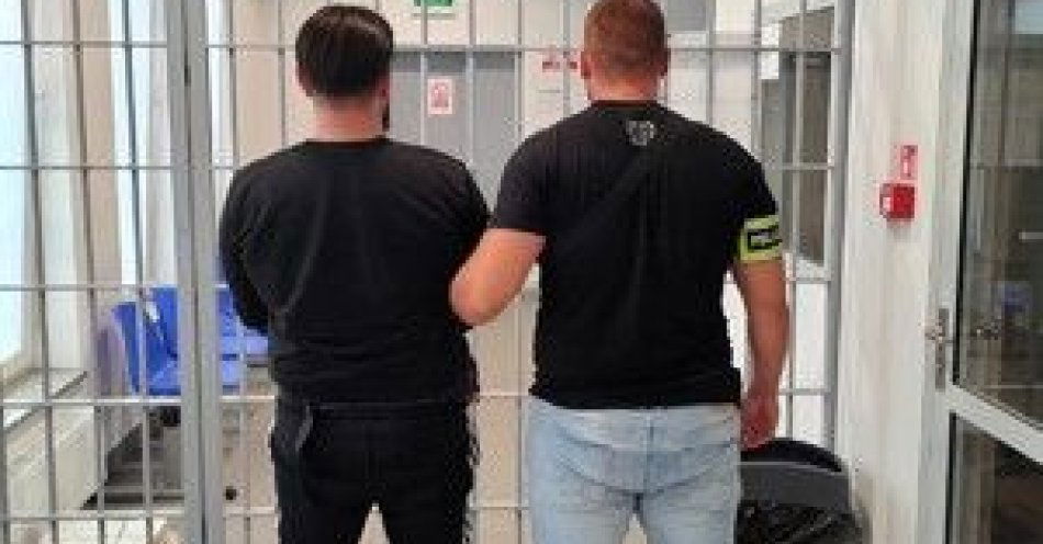 zdjęcie: Poszukiwany 6 podstawami prawnymi zatrzymany przez łaskich „poszukiwaczy” / fot. KPP w Łasku