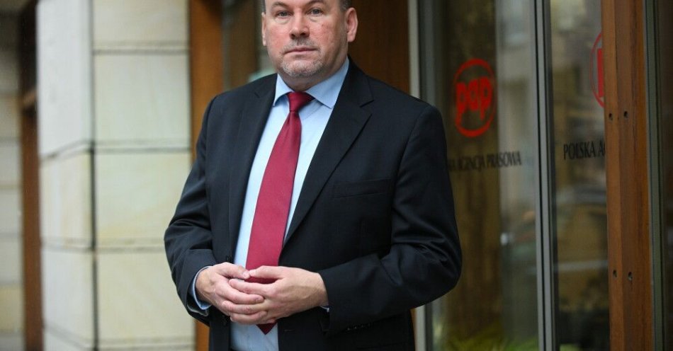 zdjęcie: Wiceszef KAS: prowadzimy ponad 20 audytów podmiotów związanych z Funduszem Sprawiedliwości / Warszawa, 03.11.2025. Wiceminister finansów, zastępca szefa Krajowej Administracji Skarbowej Zbigniew Stawicki przed siedzibą Polskiej Agencji Prasowej w Warszawie, 3 bm. Zbigniew Stawicki był gościem Studia PAP. (jm) PAP/Marcin Obara