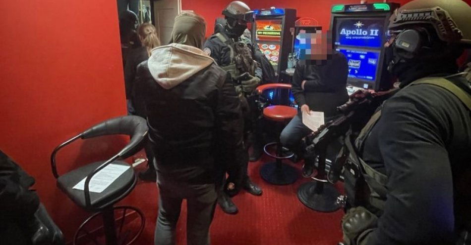 zdjęcie: Nielegalne salony gier hazardowych zlikwidowane przez oleśnickich policjantów / fot. KPP w Oleśnicy