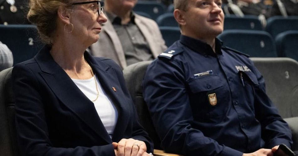 zdjęcie: 600 czujek dla rodzin. Akcja Bezpieczny Dom w powiecie / fot. KMP w Proszowicach