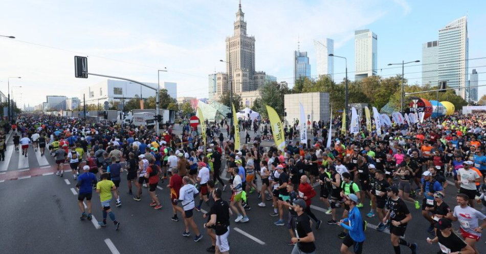 zdjęcie: Maraton Warszawski - w niedzielę ok. 18 tysięcy osób wystartuje w biegach na 42,195 km i 10 km / fot. PAP