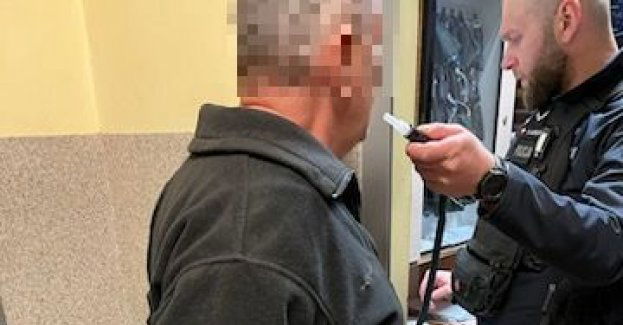 Zatrzymany przez policjantów obcokrajowiec kierował samochodem mając w organizmie 2,4 promila alkoholu