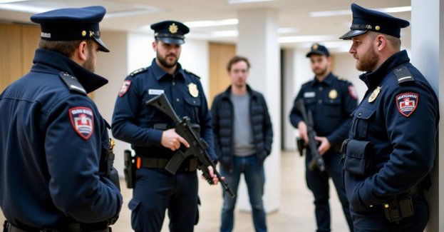 Studenci Akademii Zamojskiej odwiedzili komendę policji