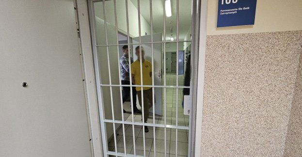 Pijany i bez uprawnień wpadł z cudzymi tablicami w Osłoninie