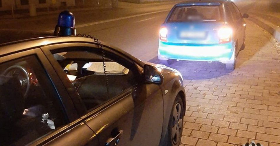 zdjęcie: Wpadł podczas kontroli drogowej. Był poszukiwany i trafi teraz na długi czas za kraty więzienia / fot. KMP w Wałbrzychu