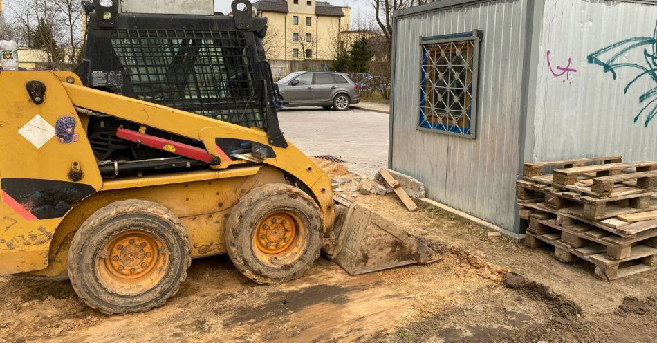 zdjęcie: Saperzy wywieźli niewybuchy znalezione przy zakładzie karnym w Iławie (aktl.) / v14442607