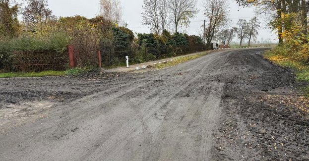 Błoto na jezdni: rolnicy muszą sprzątać po wyjazdach z pola