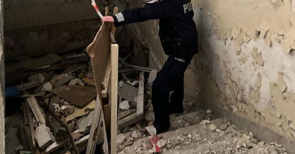 zdjęcie: Zimno zagraża życiu i zdrowiu Pomóż osobom bezdomnym i seniorom / fot. KMP w Jeleniej Górze