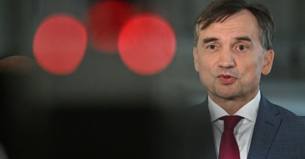 Ziobro zaproponował prokuraturze przesłuchanie go w Belgii lub na Węgrzech