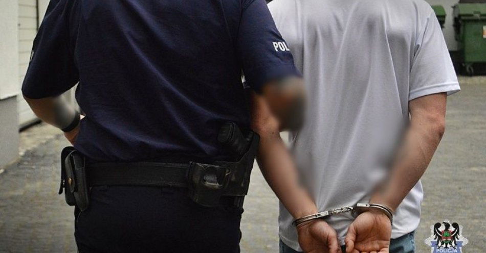 zdjęcie: Ukrywał się przez policjantami od dłuższego czasu, bo wiedział, że jest poszukiwany / fot. KMP w Wałbrzychu