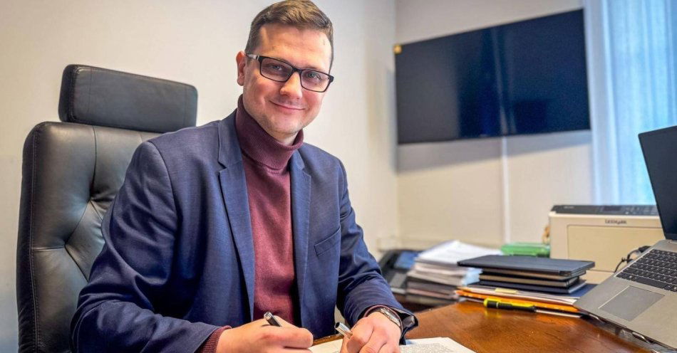 zdjęcie: Ponad 580 linii komunikacyjnych wspartych dofinansowaniem. Umowy w ramach Funduszu Rozwoju Przewozów Autobusowych na 2026 rok w województwie podpisane / fot. nadesłane