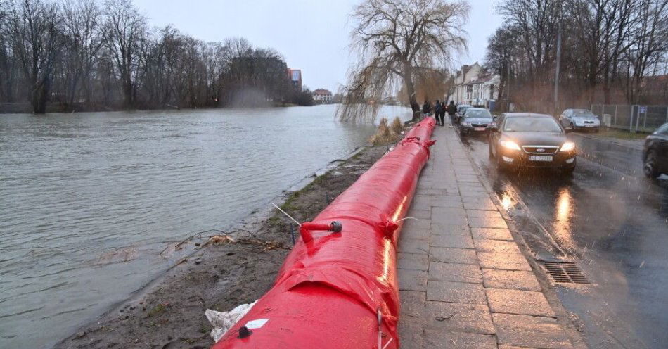 zdjęcie: Stabilizuje się sytuacja hydrologiczna na rzece Elbląg / fot. PAP