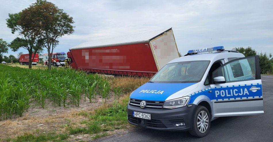 zdjęcie: Pośpiech, nieprawidłowe wyprzedzanie i kolizja gotowa / fot. KPP w Radziejowie