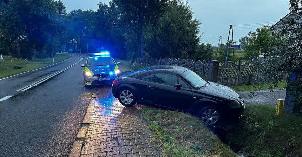 Jazda nietrzeźwego kierującego zakończona w rowie