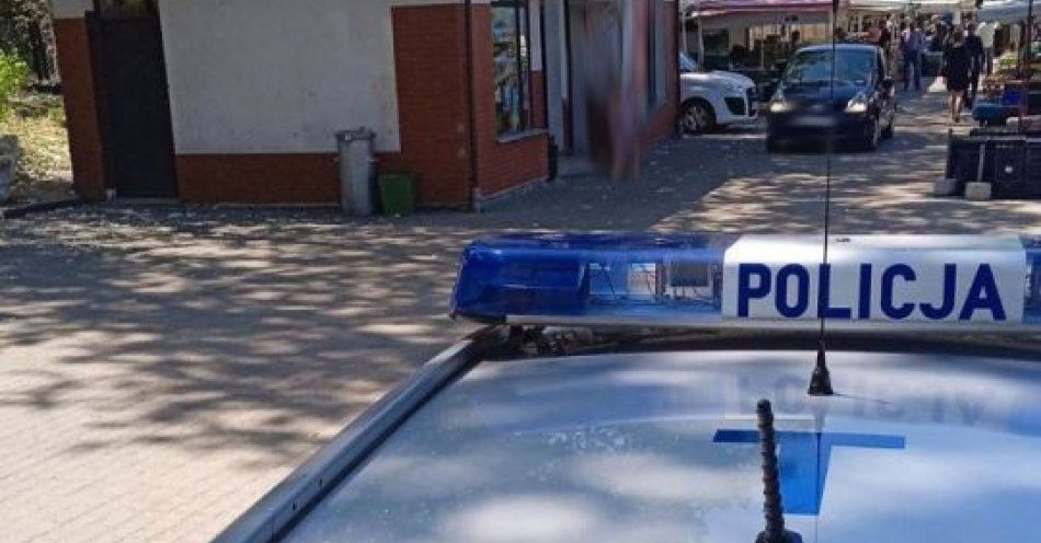 zdjęcie: Cofając potrącił kobietę. Przypominamy, że każda kolizja, wypadek to suma różnych zdarzeń, których można uniknąć / fot. KPP w Iławie