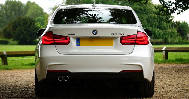 Jeździli samochodem na kradzionych tablicach