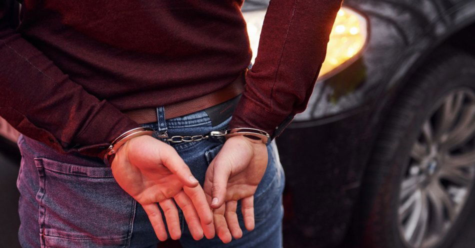 zdjęcie: Podejrzewany o postrzelenie 38-latka w rękach bydgoskich policjantów / v15245724