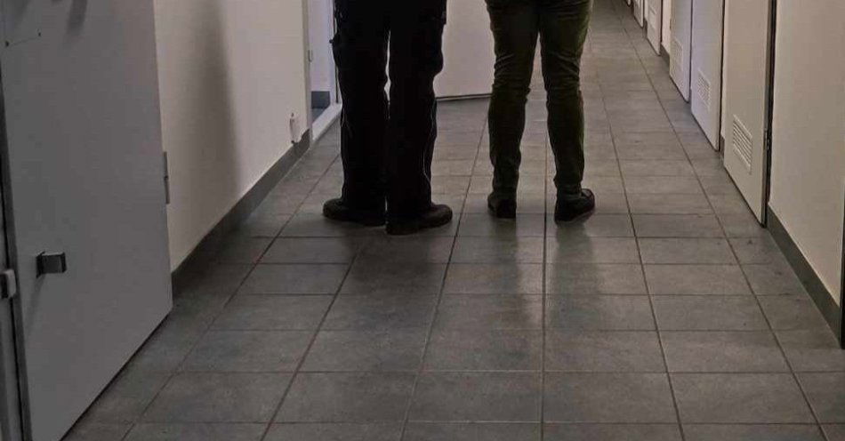 zdjęcie: Pracownik ugodzony nożem w zakładzie produkcyjnym w Jarocinie / fot. KPP Jarocin