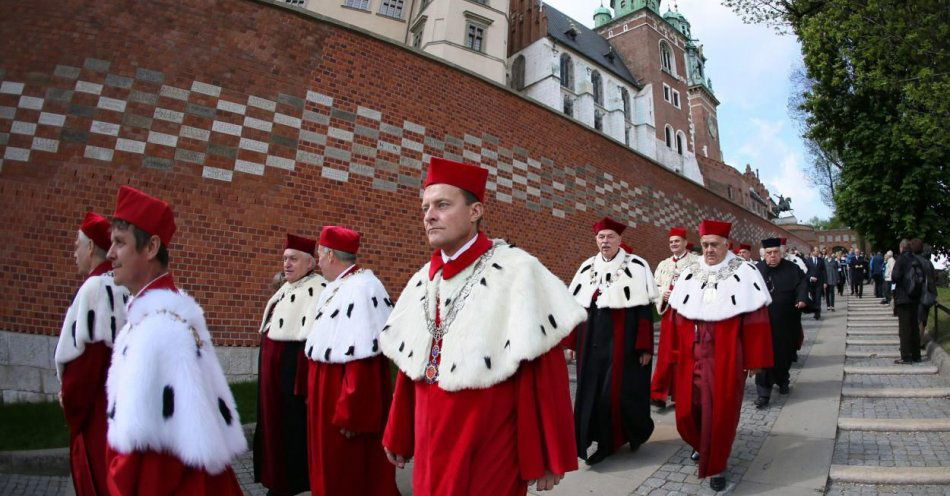 zdjęcie: Pochód UJ wpisany na Krajową listę niematerialnego dziedzictwa kulturowego / fot. PAP