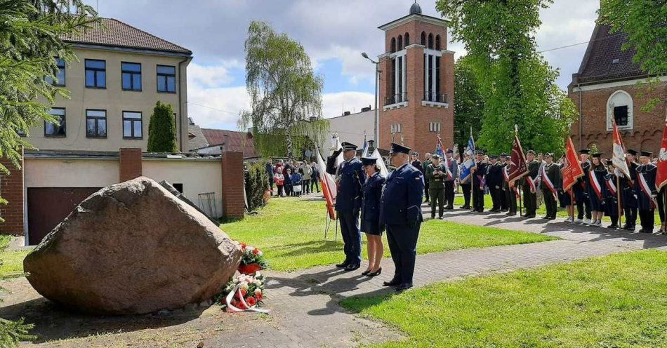 zdjęcie: Obchody dnia 3 maja / fot. KPP Szamotuły