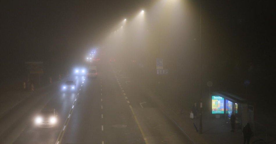 zdjęcie: IMGW wydał ostrzeżenie I stopnia przed gęstą mgłą / fot. PAP