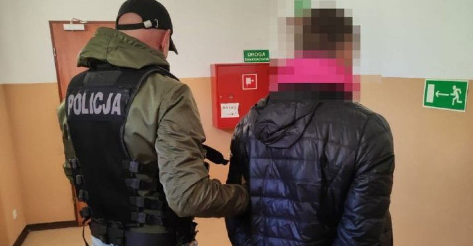zdjęcie: 23-latek zatrzymany za posiadanie blisko 350 gramów amfetaminy i mefedronu / fot. KMP w Słupsku