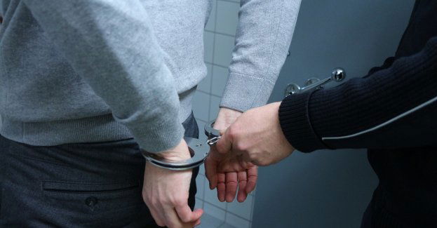 Areszt i dwa dozory za rozbój