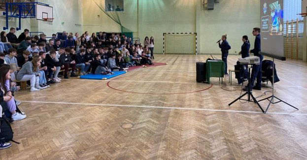 Służba w niebieskim mundurze