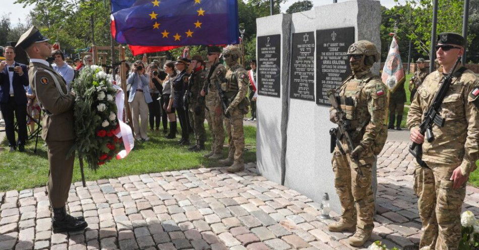 zdjęcie: Upamiętniono wyzwolenie Żydów z obozu koncentracyjnego „Gęsiówka” przez Batalion „Zośka” / fot. PAP
