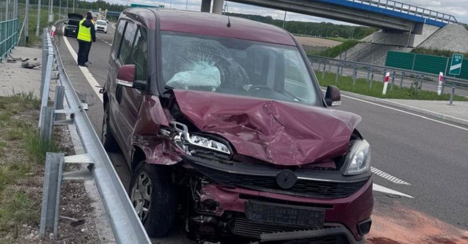 zdjęcie: Nietrzeźwy doprowadził do kolizji na drodze ekspresowej / fot. KPP Janów Lubelski