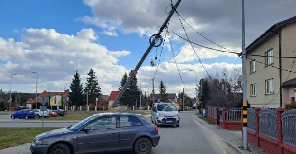 zdjęcie: Przed policjantami ukrył się pod kocami / fot. KPP w Bełchatowie