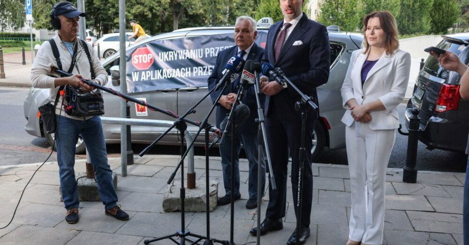 zdjęcie: PiS apeluje o pilne rozpatrzenie projektu ws. bezpieczeństwa w taksówkach / fot. PAP
