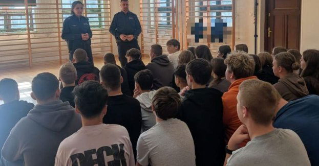 Policja uczy dzieci o hejcie w sieci i odpowiedzialności prawnej