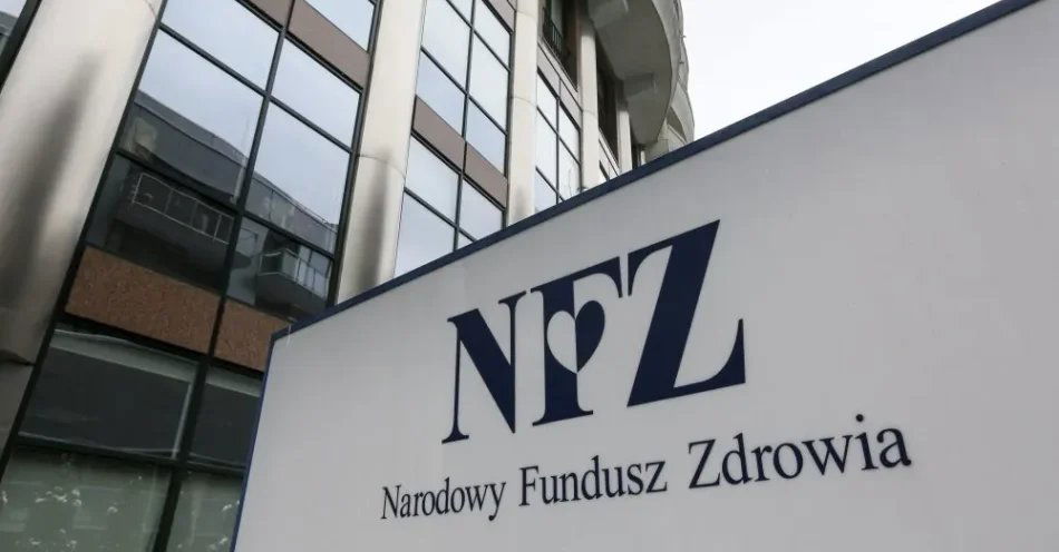 zdjęcie: NFZ: 36 szpitali złożyło wnioski o likwidację oddziału i wypłatę 50 proc. ryczałtu / Warszawa, 22.03.2013. Centrala Narodowego Funduszu Zdrowia w Warszawie, 22 bm. Zapowiedziana przez ministra zdrowia reforma NFZ zawiera ona pięć zasadniczych elementów. Pierwszym jest likwidacja centrali NFZ i zastąpienie jej urzędem, który będzie nadzorował funkcjonowanie regionalnych oddziałów NFZ. (obm) PAP/Paweł Supernak