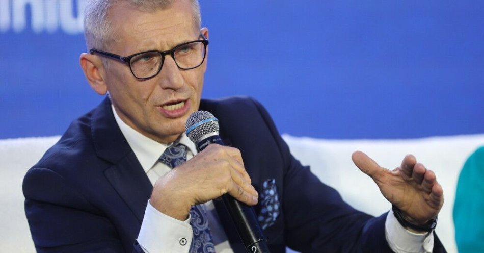 zdjęcie: Senator Kwiatkowski: zmiany w ustawie o transporcie kolejowym odblokują budowę tunelu w Łodzi / Krynica-Zdrój, 20.09.2024. Senator KO Krzysztof Kwiatkowski uczestniczy w Kynicy Zdroju, 20 bm. w debacie 