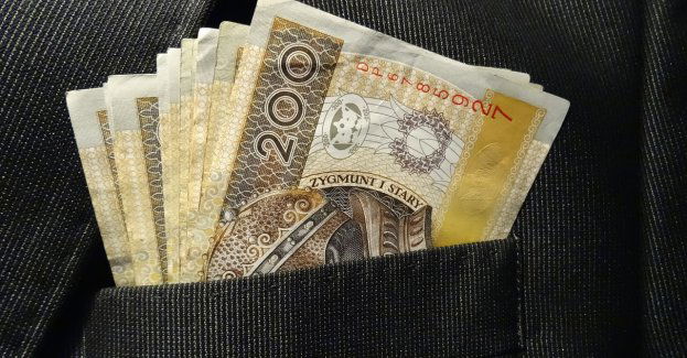 Zamiast sprzedać wystawione rzeczy - kobieta straciła 5 tys. z konta