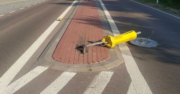 Pijany z zakazami staranował znak