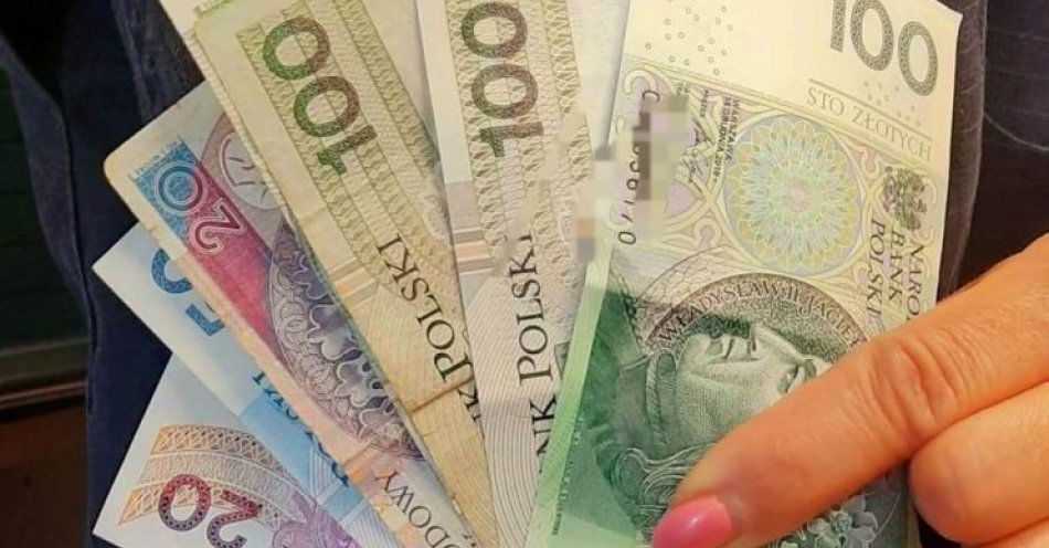 zdjęcie: Kętrzyn: Sprawcy włamania i kradzieży pieniędzy zatrzymani przez policjantów / fot. KPP w Kętrzynie