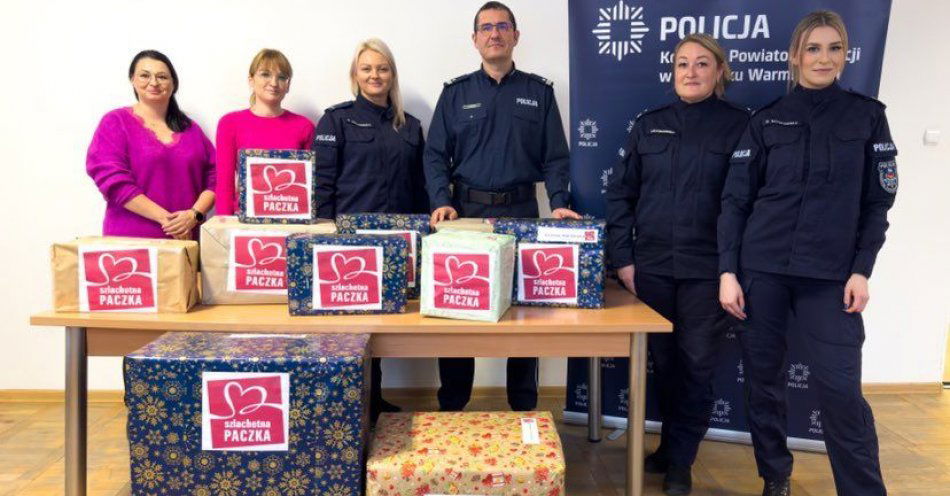 zdjęcie: Policjanci i pracownicy cywilni darczyńcami Szlachetnej Paczki / fot. KPP w Lidzbarku Warmińskim