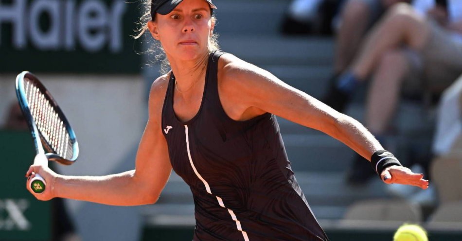 zdjęcie: French Open - Magda Linette przegrała z Fernandez i odpadła w 1. rundzie / fot. PAP