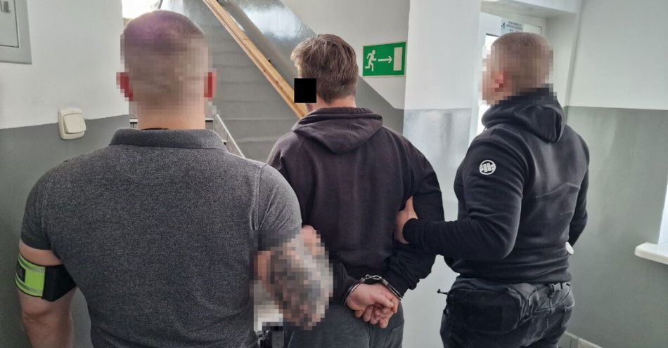 zdjęcie: Zatrzymany poszukiwany mężczyzna przyznał się do podpalenia / fot. KPP Parczew