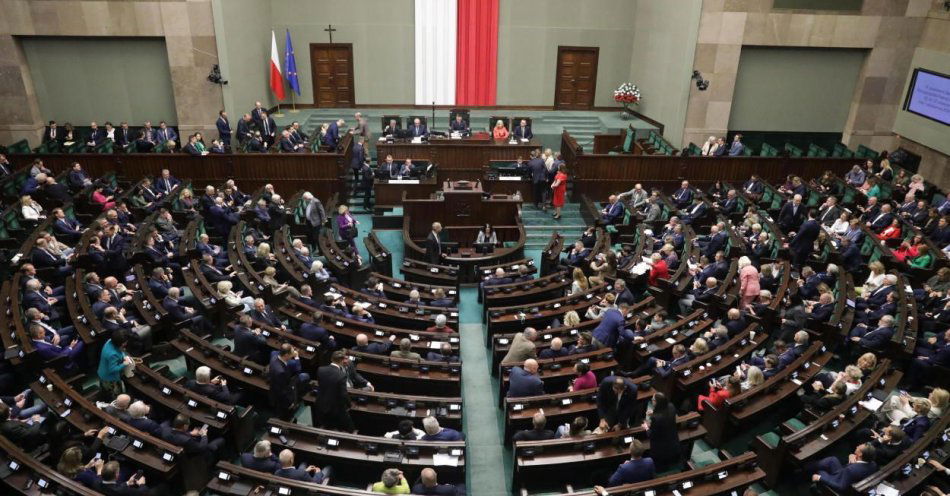 zdjęcie: Projekt w sprawie asystencji osobistej skierowany do prac w komisji / fot. PAP