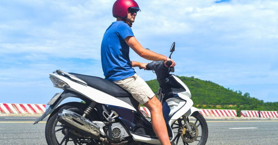 zdjęcie: Motocyklem, rowerem, hulajnogą - bezpiecznie i zgodnie z przepisami / v58194878