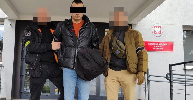 Włamywali się do kebabów. Jeden ze sprawców ukrył się w wersalce