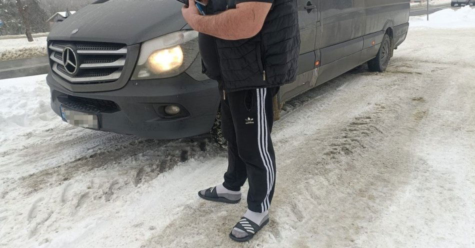 zdjęcie: Dwaj kierowcy busów stracili prawa jazdy za przeładowanie / fot. KPP w Jaśle fot: KPP Jasło