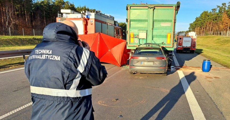 zdjęcie: Śmiertelny wypadek na autostradzie a1. / fot. KPP w Starogardzie Gdańskim