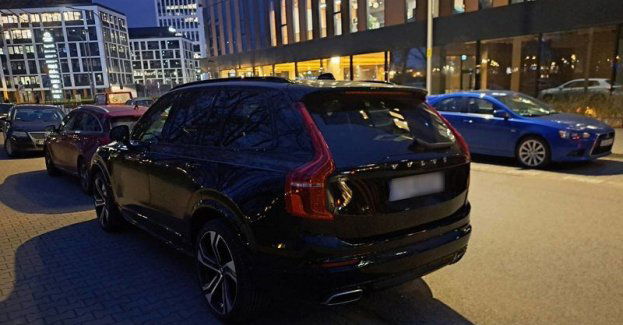 Luksusowe pojazdy za ponad milion złotych odzyskane przez wrocławskich policjantów