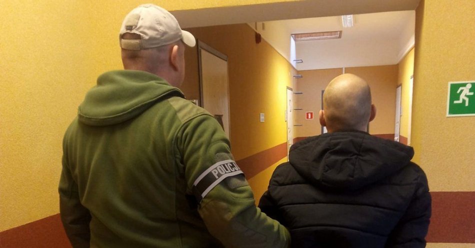 zdjęcie: Interwencja domowa zakończona zarzutami za narkotyki / fot. KWP w Bydgoszczy