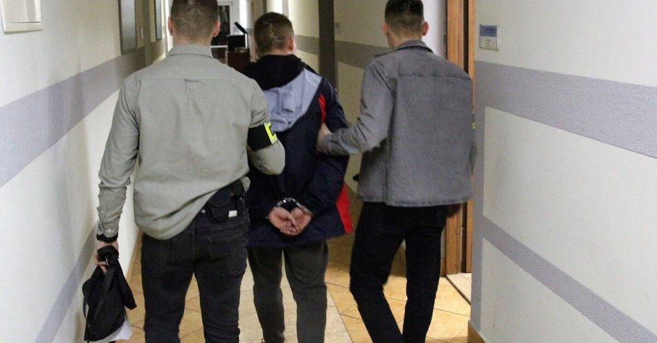 zdjęcie: 19 latek z Zabrza aresztowany za próbę oszustwa na policjanta / fot. KMP w Oświęcimiu